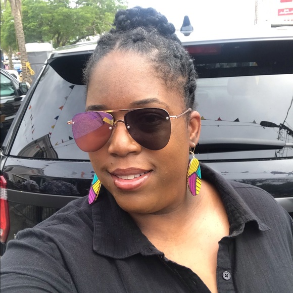 Finchy Handmade Fabric Earrings - Picture 4 of 4